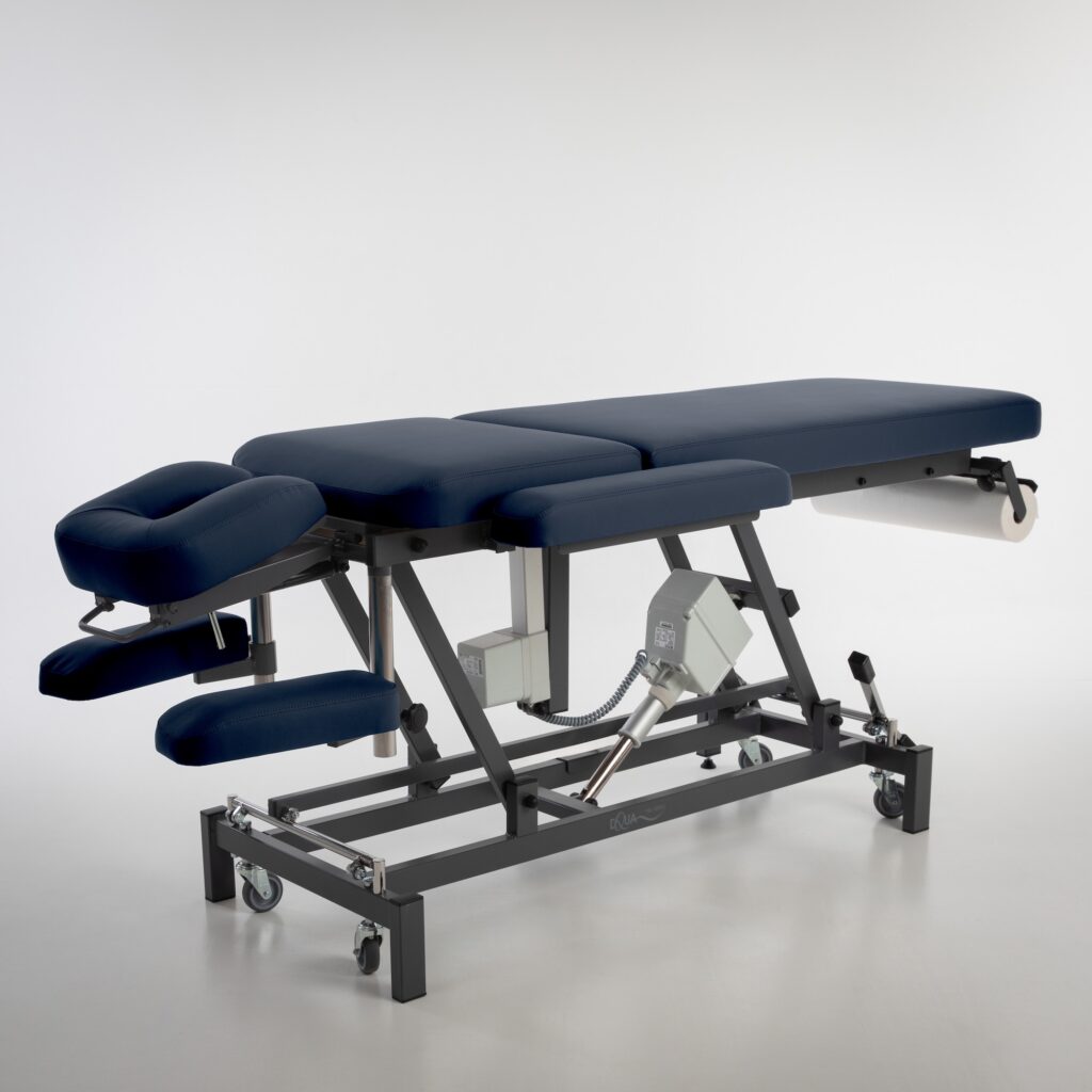 Equa-Prime-Max, toote koodiga Equa-1935 2-mootoriga multifunktsionaalne massaažilaud professionaalidele. Keskmine osa tõstetav mootoriga. Kõrgus reguleeritav võimsa ja kvaliteetse Saksa tootja Hanning elektrimootori abil.